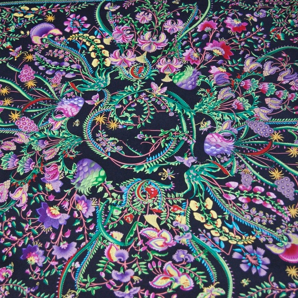 New Gucci Scarf Floral Black Green Multicolor Flora Silk Wrap - Picture 6 of 12